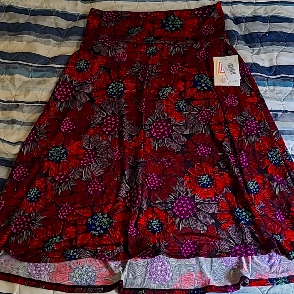 NWT LuLaRoe Azure floral skirt M red purple daisies Fall yoga waistband A-line